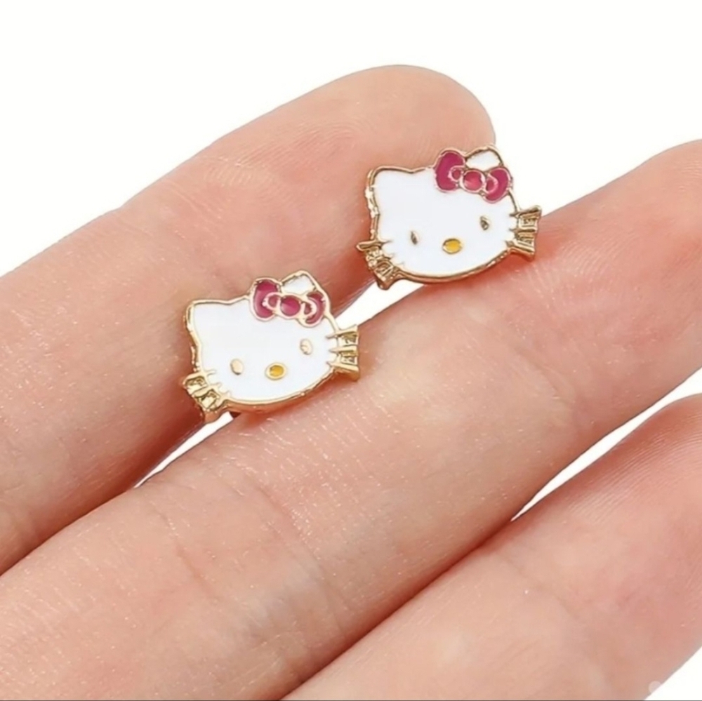 NWT! Hello Kitty Sanrio Kawaii White Cartoon Stud Earrings NEW